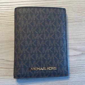 NWOT Michael Kors passport case